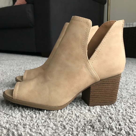 Qupid Booties - Picture 3 of 6